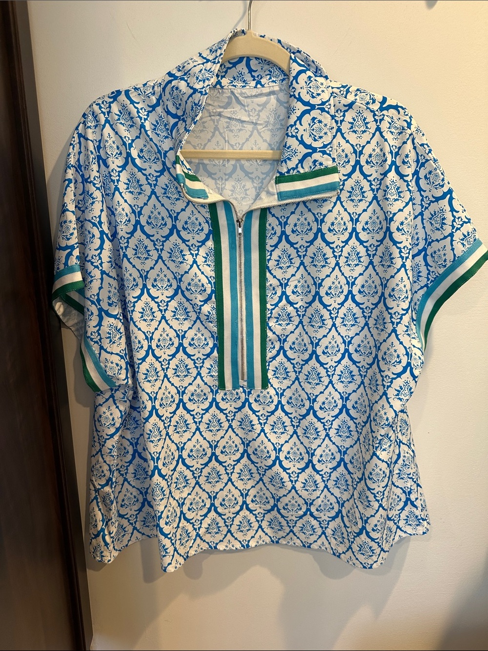 Source Unknown Blue and White Patterned Short-Sleeve Polo with Green Trim
